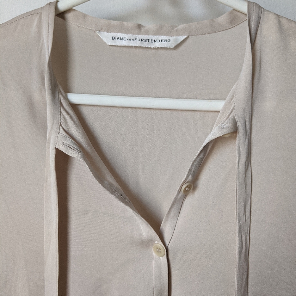 Diane Von Furstenberg silk blouse - Picture 4 of 10